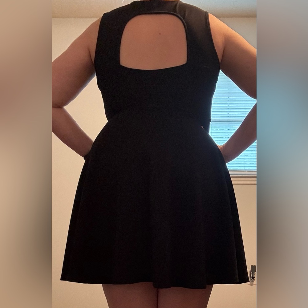 Dress - Picture 2 of 3